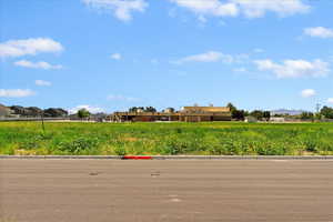 View of yard featuring a mountain view