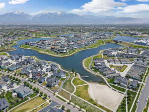 Oquirrh Lake is only a couple blocks away!