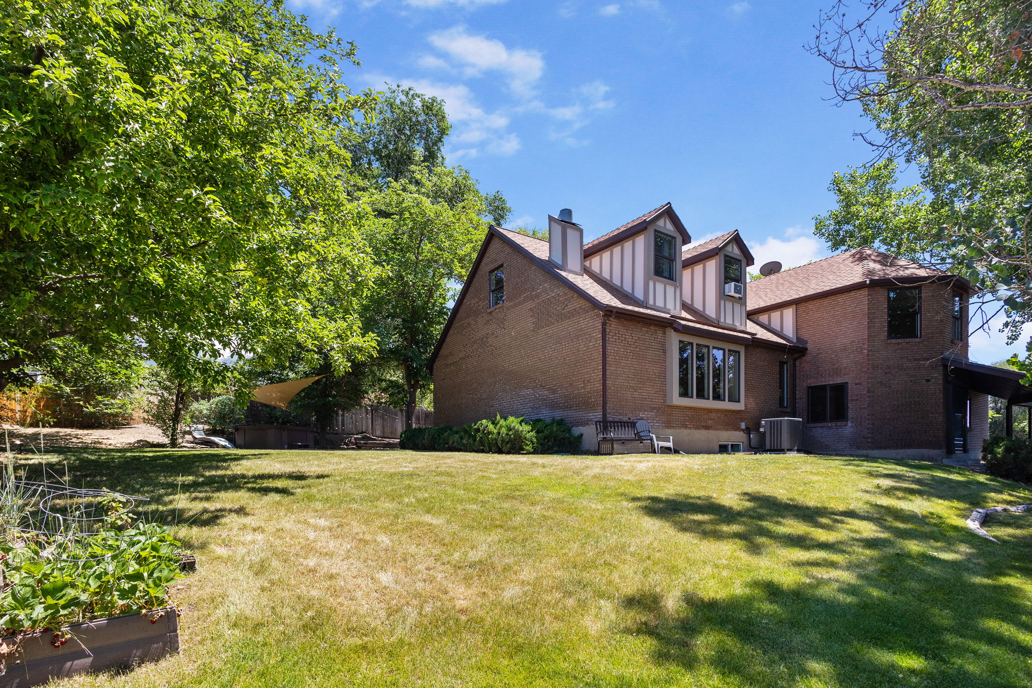 2673 E Toni Circle