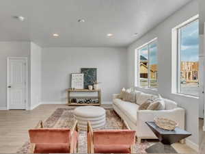 Same plan with staging furniture