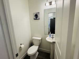 Main Level 1/2 bath