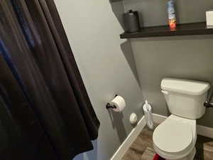 Common bath upstairs