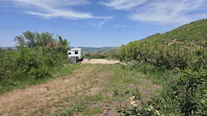 View of yard featuring a mountain view