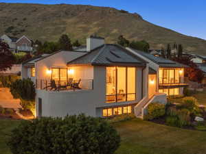 A dramatic first impression.