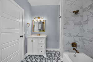 Ensuite Full Bath