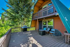 Wooden terrace with area for grilling