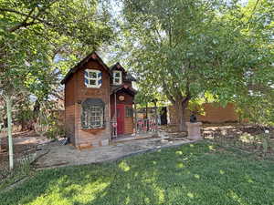 2 story playhouse