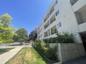 View of home's community