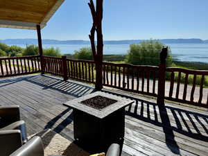 En suite overlooking lake