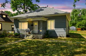Bungalow with a shingled roof