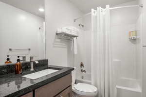Ensuite bathroom #5