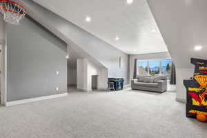 3rd floor living room with basketball hoop