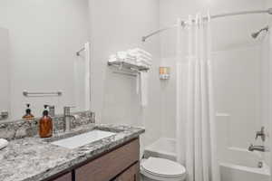 Ensuite bathroom #10