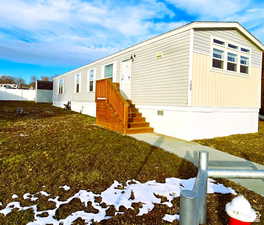 View of manufactured / mobile home