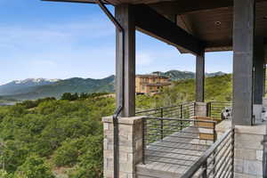 Balcony featuring a mountain view