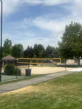 Surrounding community with volleyball court
