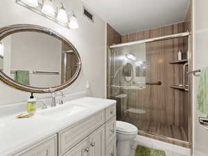 Second bath with walk-in shower