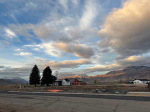 View of yard featuring a mountain view