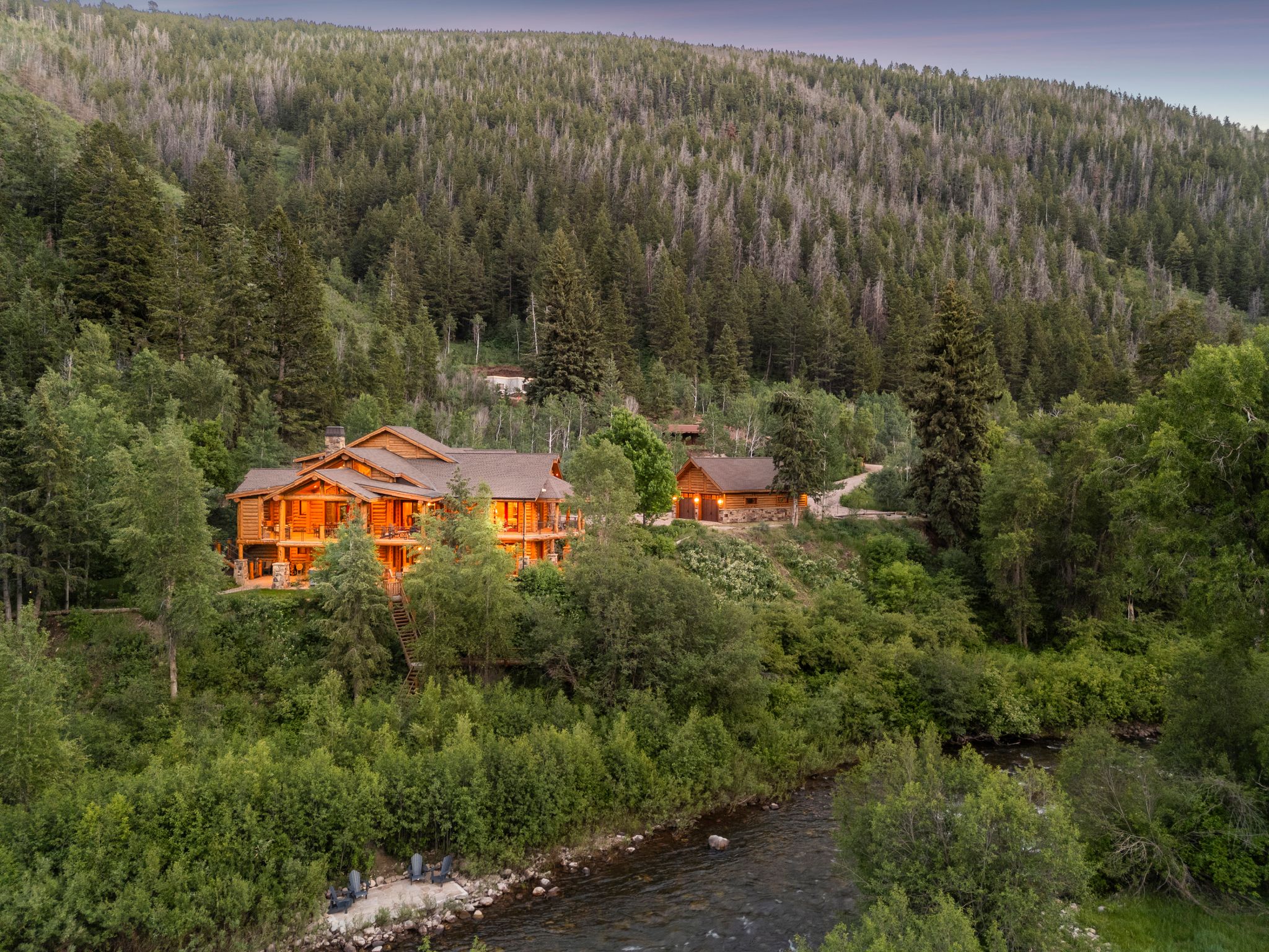 Aerial view of property and surrounding secluded area