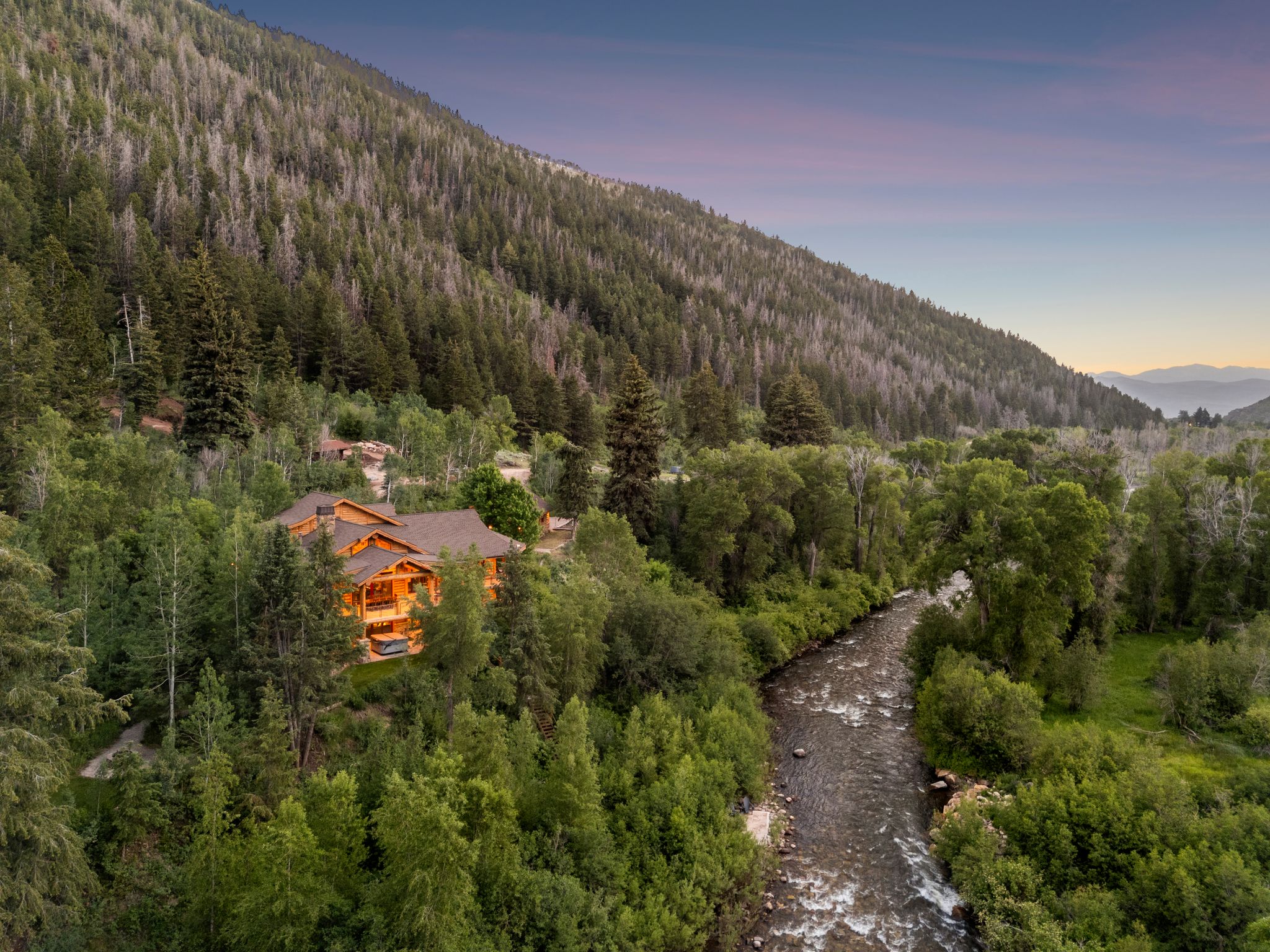 View of mountain background with a natural setting