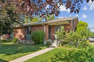 1440 Vineway