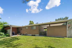 6112 Vineway Backyard