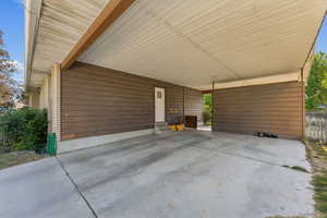 1460 Carport