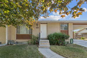 6113 Vineway Exterior