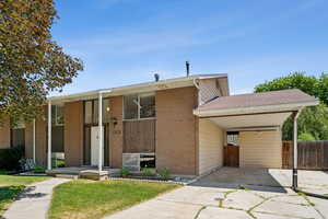 6135 Exterior