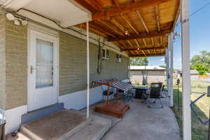 View of covered patio / terrace