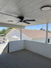Deck featuring a ceiling fan