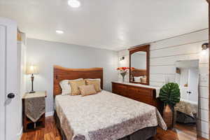 Primary bedroom with walk in closet.