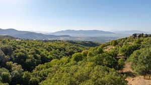 Facing north (valley/lake view)