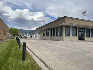 Common Drive to back building.