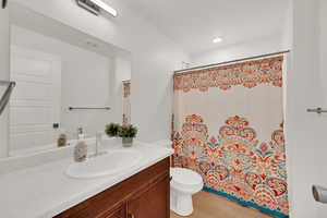 Third Floor Main Bathroom