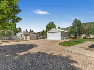 View of front of house with garage