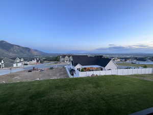 View of yard featuring a mountain view