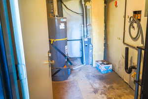 Utility room featuring Laundry hook ups