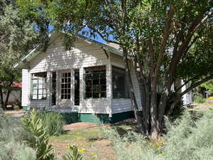 View of home's exterior