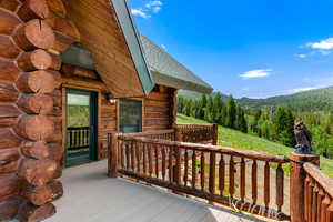 High quality log home