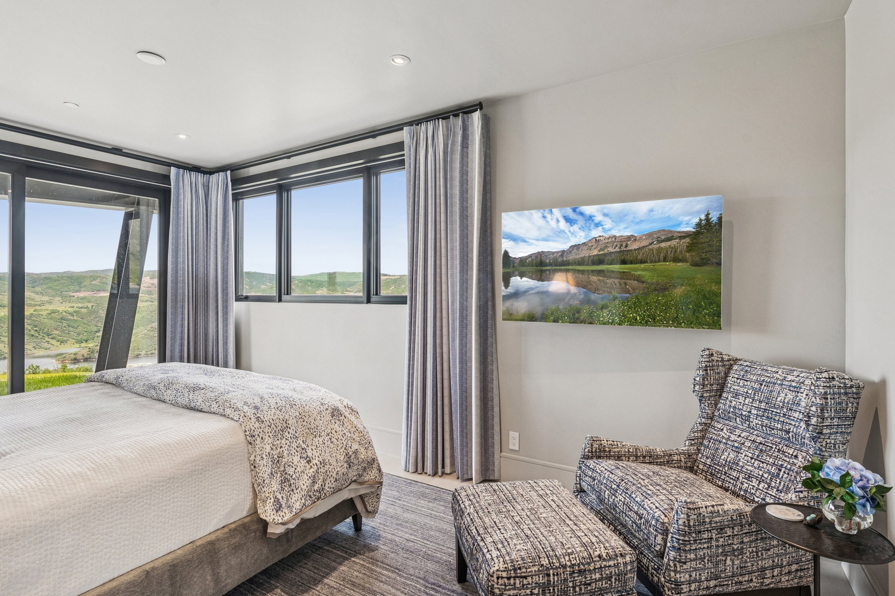 Bedroom featuring recessed lighting