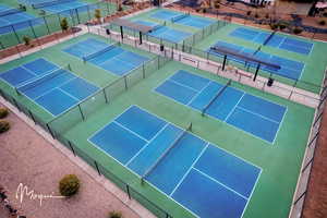 Tennis courts and pickleball
