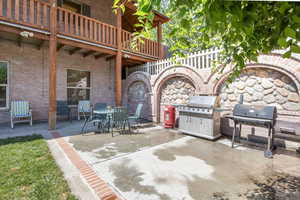 Patio / terrace with a patio area and natural gas grilling area