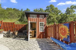 Pool House with Kitchenette