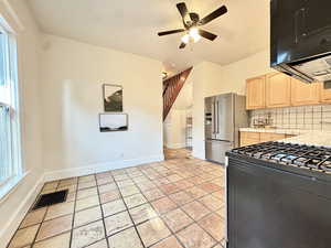 Bright & Sunny Kitchen!