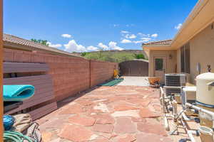 Side yard with low profile Parking behind gate
