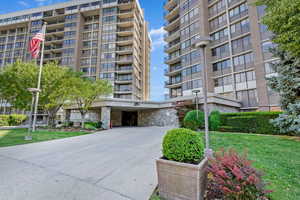 View of apartment building / complex