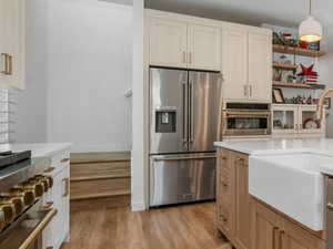 Quartz countertops w/ZLine appliances