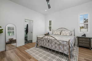 Master bedroom w/bath & walk-in closet