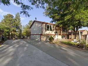 Bi-level home with driveway